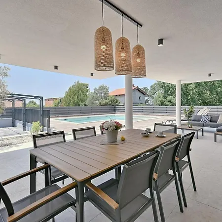 Villa New Tihi Otok Near The